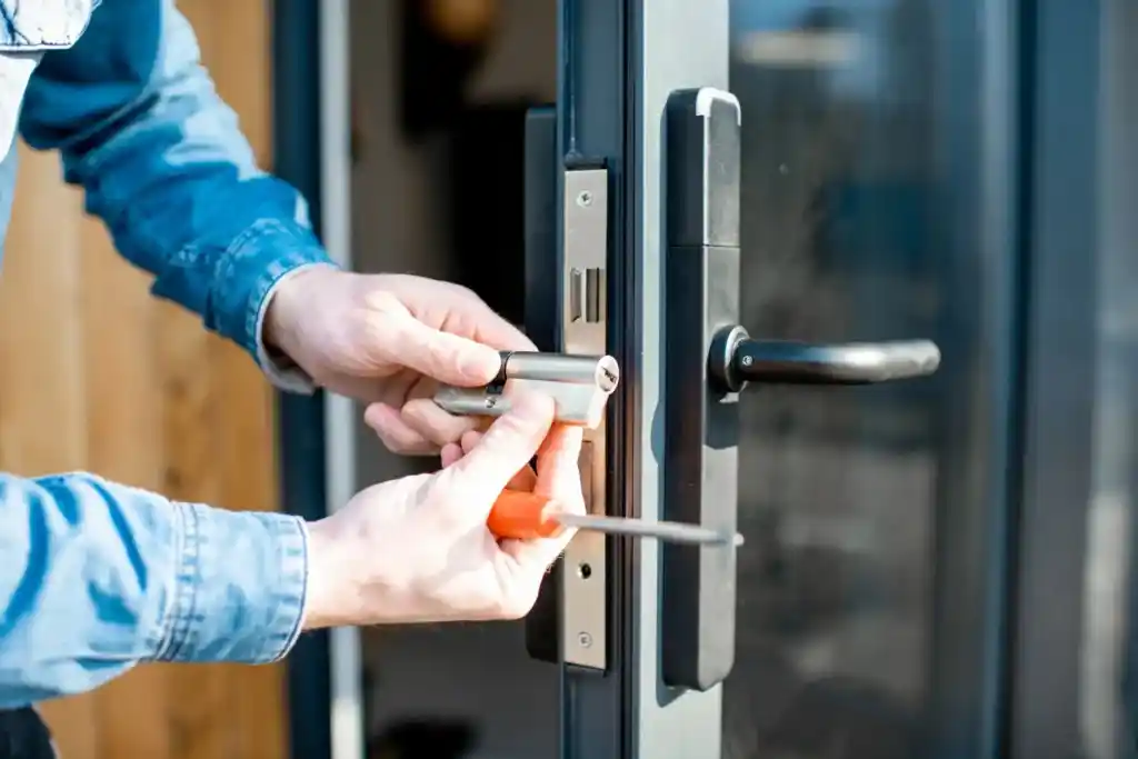 Lock-Repair-and-Replacement-services